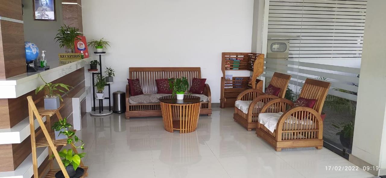 Alfa Inn เนดุมบัสเซรี ภายนอก รูปภาพ