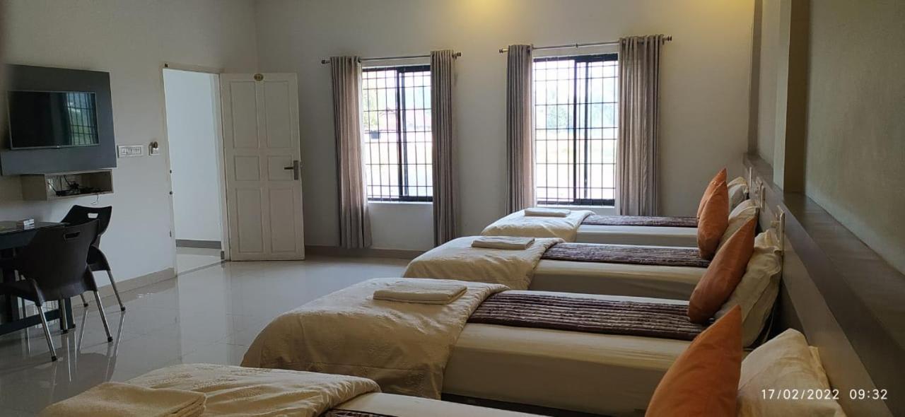 Alfa Inn เนดุมบัสเซรี ภายนอก รูปภาพ