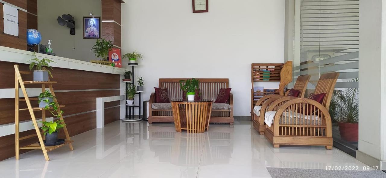 Alfa Inn เนดุมบัสเซรี ภายนอก รูปภาพ
