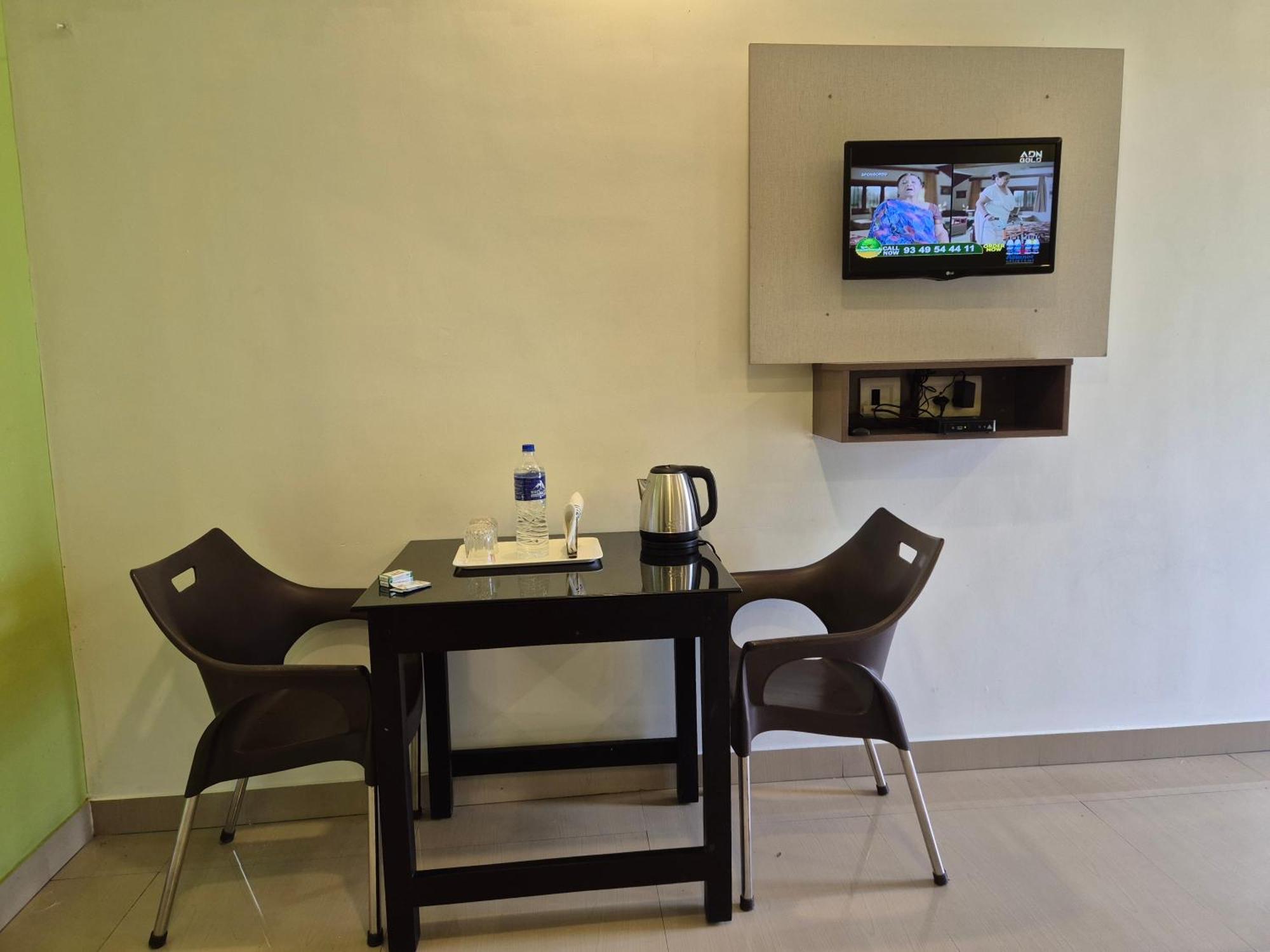Alfa Inn เนดุมบัสเซรี ภายนอก รูปภาพ