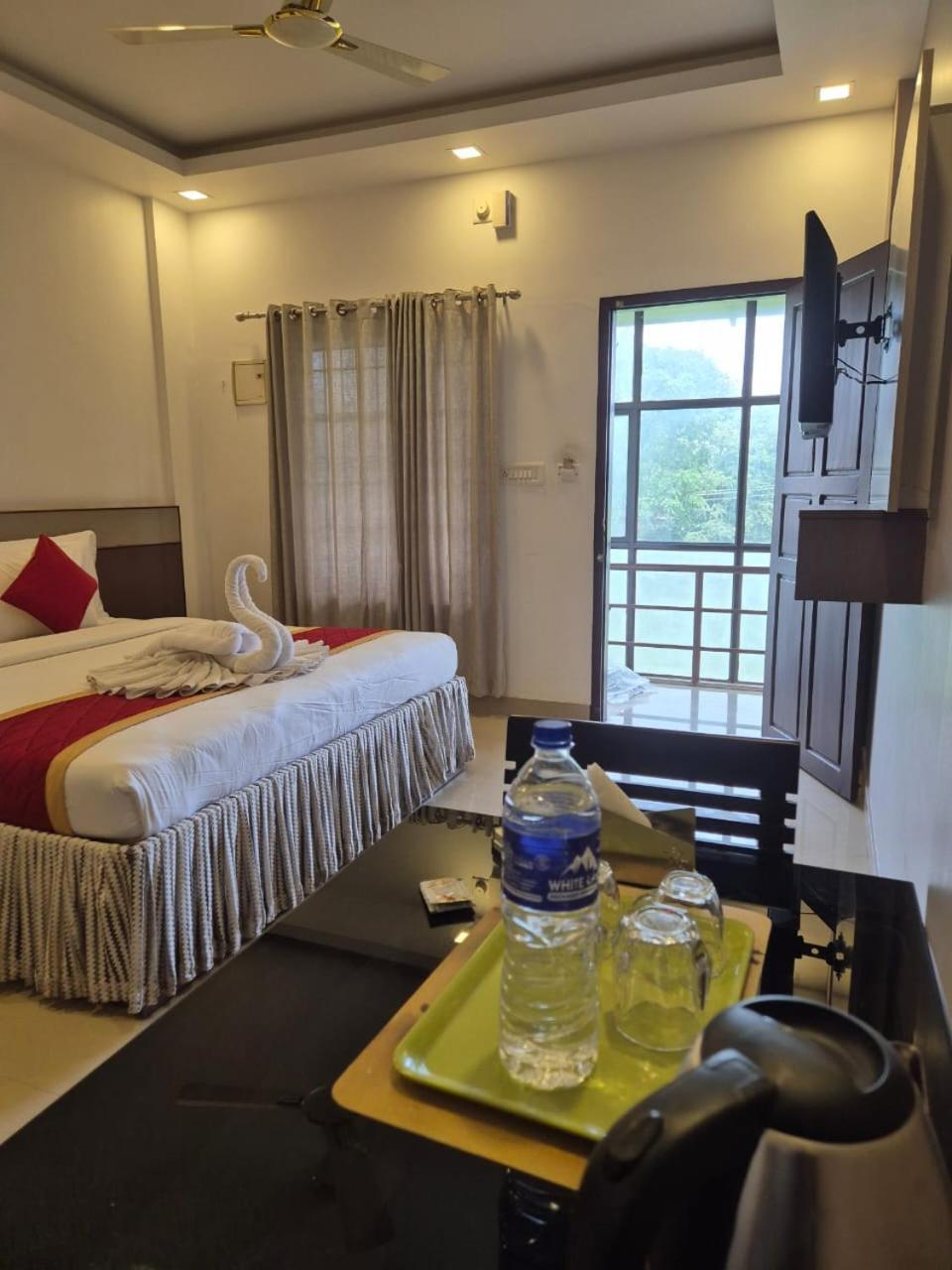 Alfa Inn เนดุมบัสเซรี ภายนอก รูปภาพ