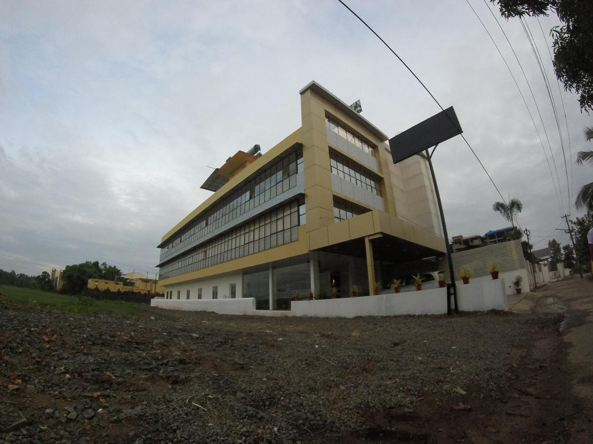 Alfa Inn เนดุมบัสเซรี ภายนอก รูปภาพ